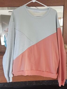 Movemama Velour Interior Cotton Crewneck Sweatshirt in Orange & Light Gray